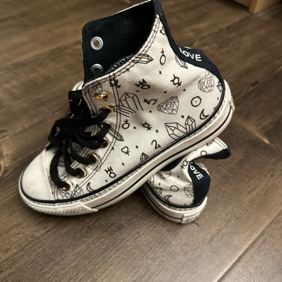 Converse platforms 
Women’s size 5.5 / men’s 3.5 - Picture 3 of 7